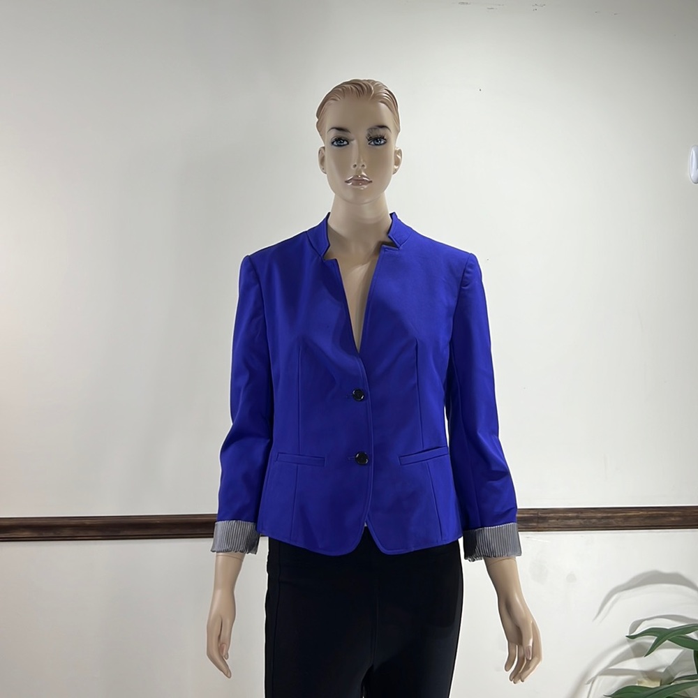 LOFT long sleeved, short blazer in royal blue.